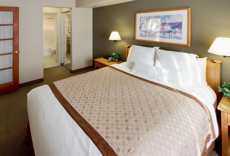 Hawthorn Suites By Wyndham Kent, Wa Екстер'єр фото