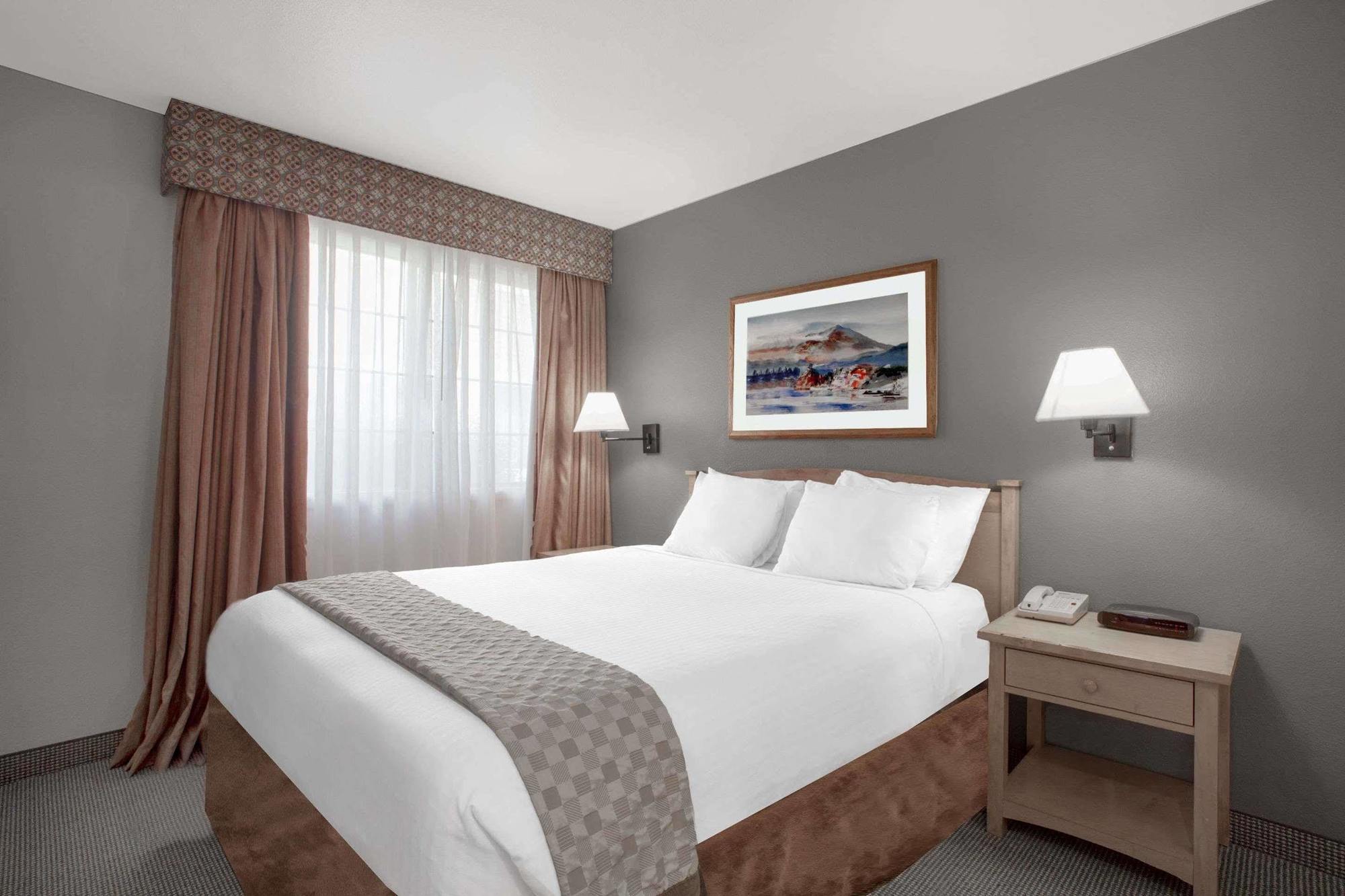 Hawthorn Suites By Wyndham Kent, Wa Екстер'єр фото